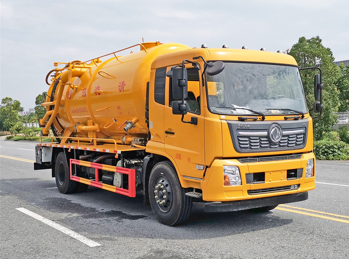 東風天錦15方清洗吸污車(一體罐外觀)